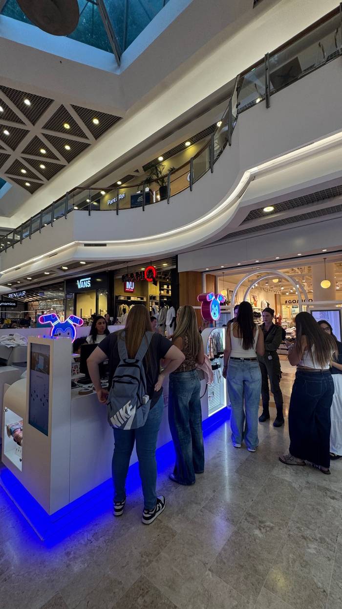 Shugis kiosk at mall